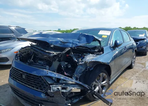 2024 Honda Accord Ex z USA, uszkodzony, nr VIN 1HGCY1F35RA032013